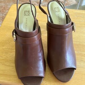 NWOT Anne Klein open toe heels